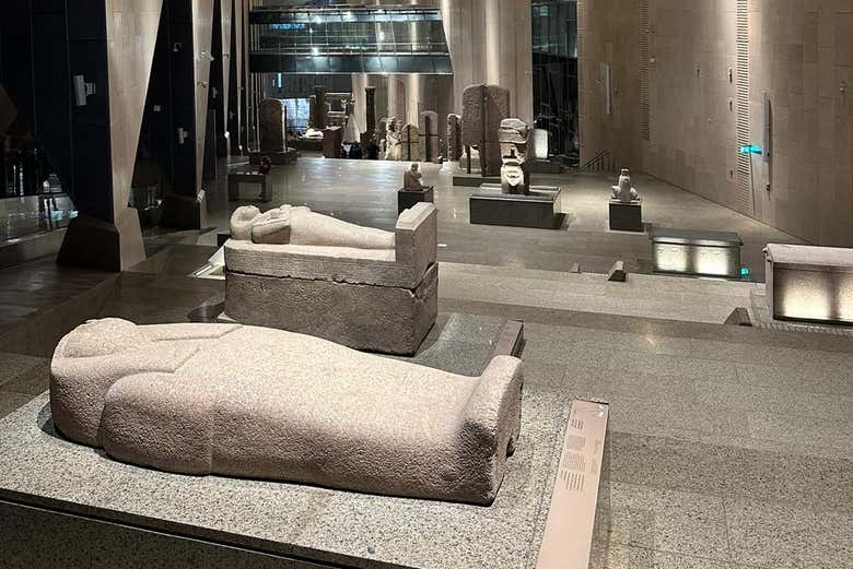 Sarcophages du Grand musée égyptien