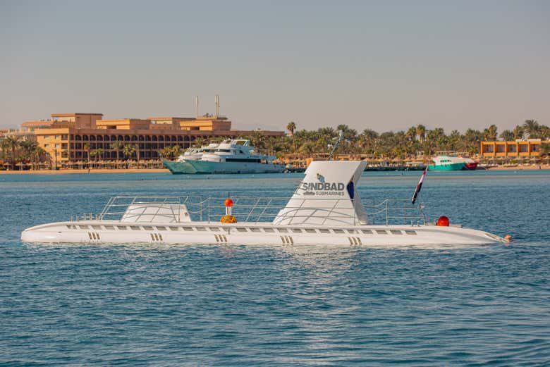 Sous-marin Sindbad sur la côte de Hurghada